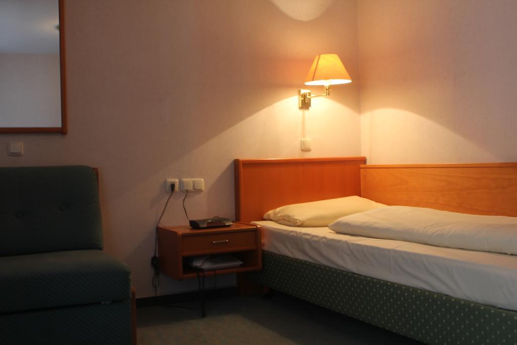 Pohl'S Rheinhotel Adler Sankt Goarshausen Chambre photo