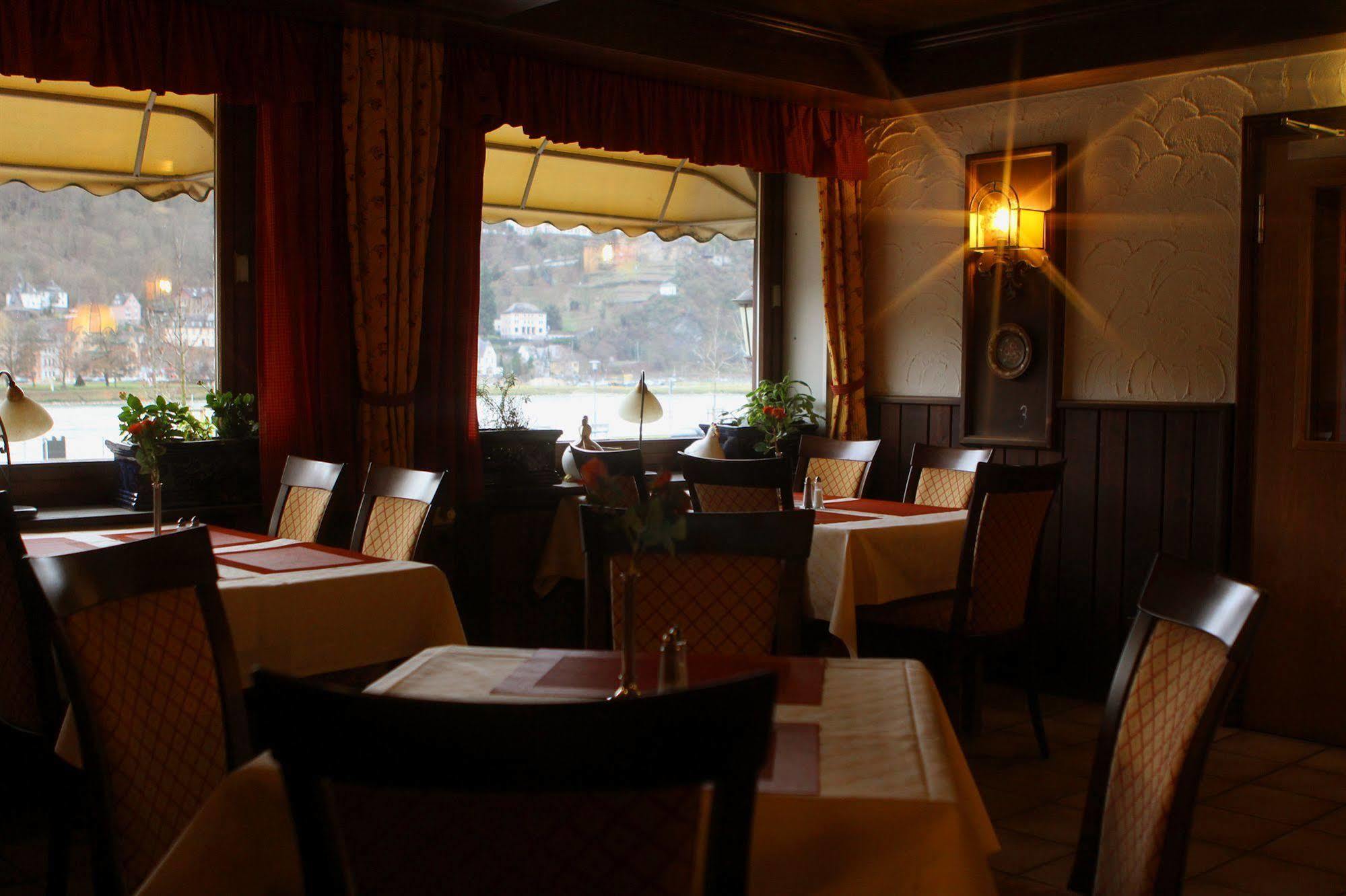 Pohl'S Rheinhotel Adler Sankt Goarshausen Extérieur photo